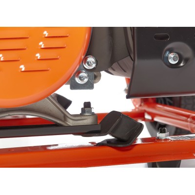 GENERADOR GASOLINA TRIFASICO 7000W / 8.75 KVA - 8.6A